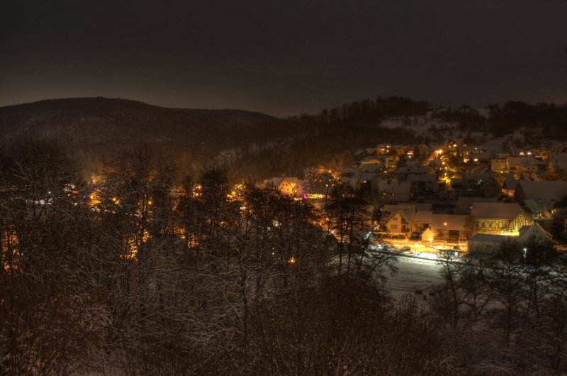 Niedersteinbach bei Nacht 17.12.2010.jpg